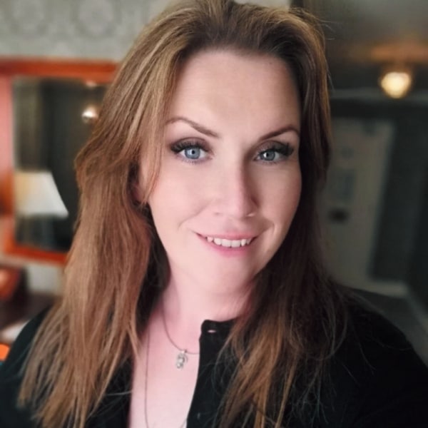 Roisin Hearne Roisin Hynes Page 0001